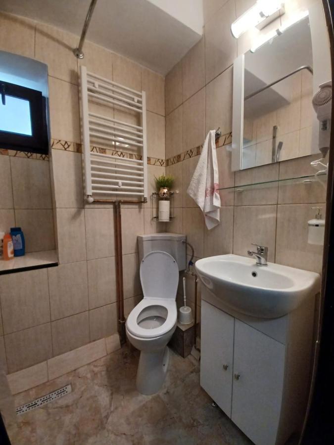 Studios Republicii Brasov Luaran gambar
