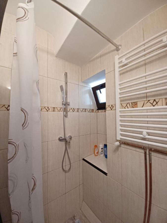 Studios Republicii Brasov Luaran gambar
