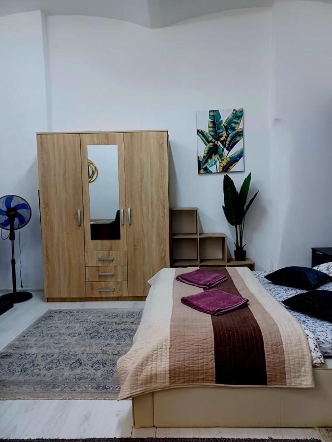 Studios Republicii Brasov Luaran gambar
